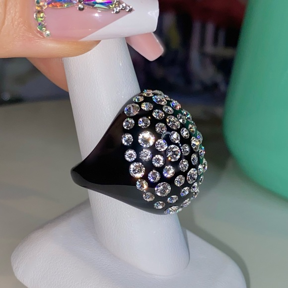 Women’s black acrylic ring embellished with genuine crystals, one of a kind - Picture 6 of 11